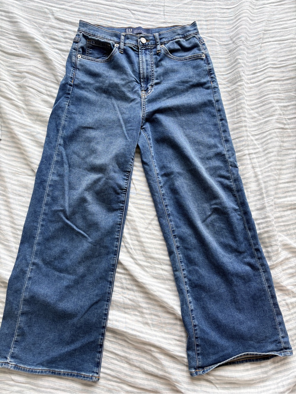 GAP Women's High-Rise Wide Leg Sweatpants Jeans in Dark Blue